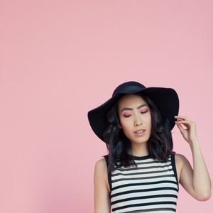 BCBG Black Floppy Hat - L